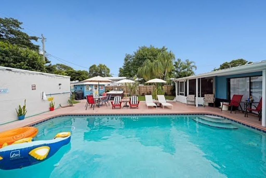 Photo of 1913 Thomas Street, Hollywood, FL 33020 (MLS # B26025660)