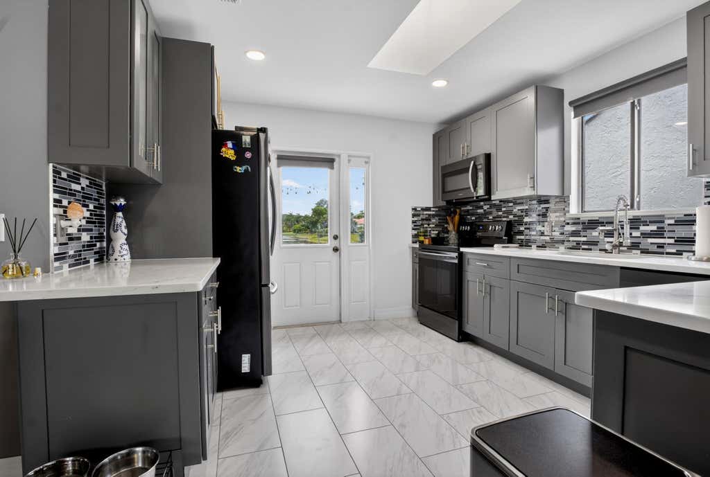 Photo of 6221 Country Fair Circle, Boynton Beach, FL 33437 (MLS # B26039367)