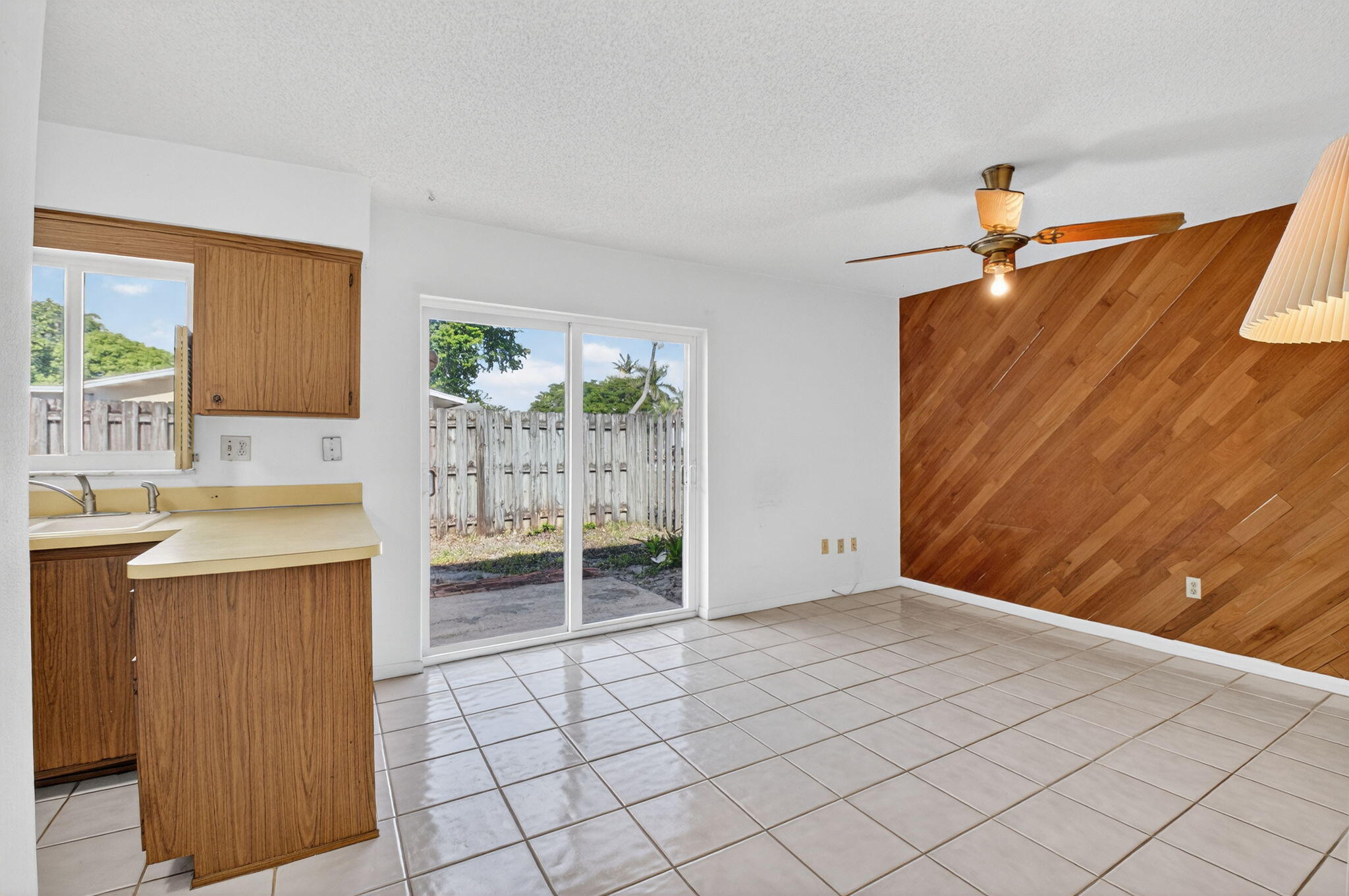 COUNTRY CLUB VILLAGE - Residential