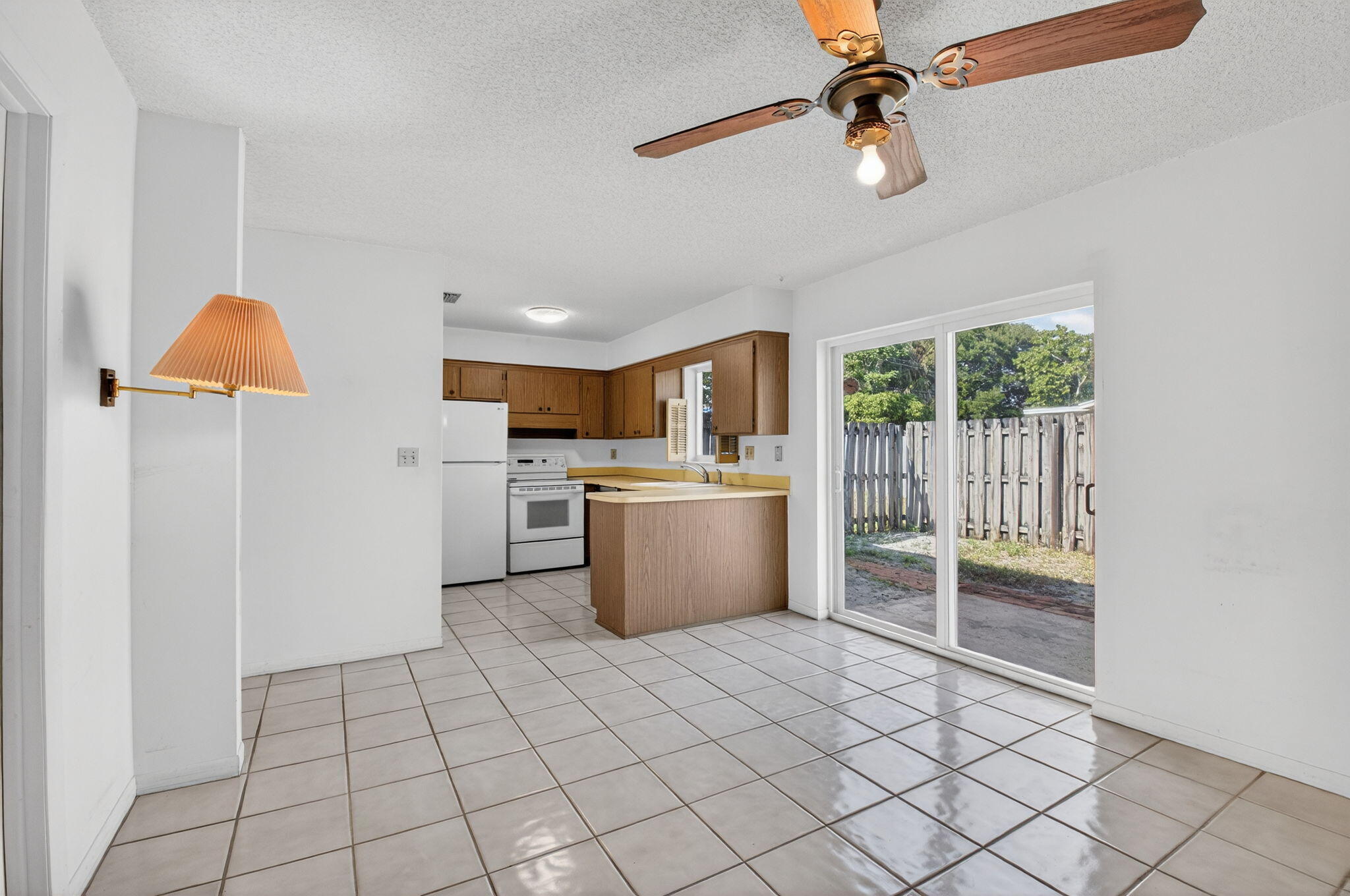 COUNTRY CLUB VILLAGE - Residential