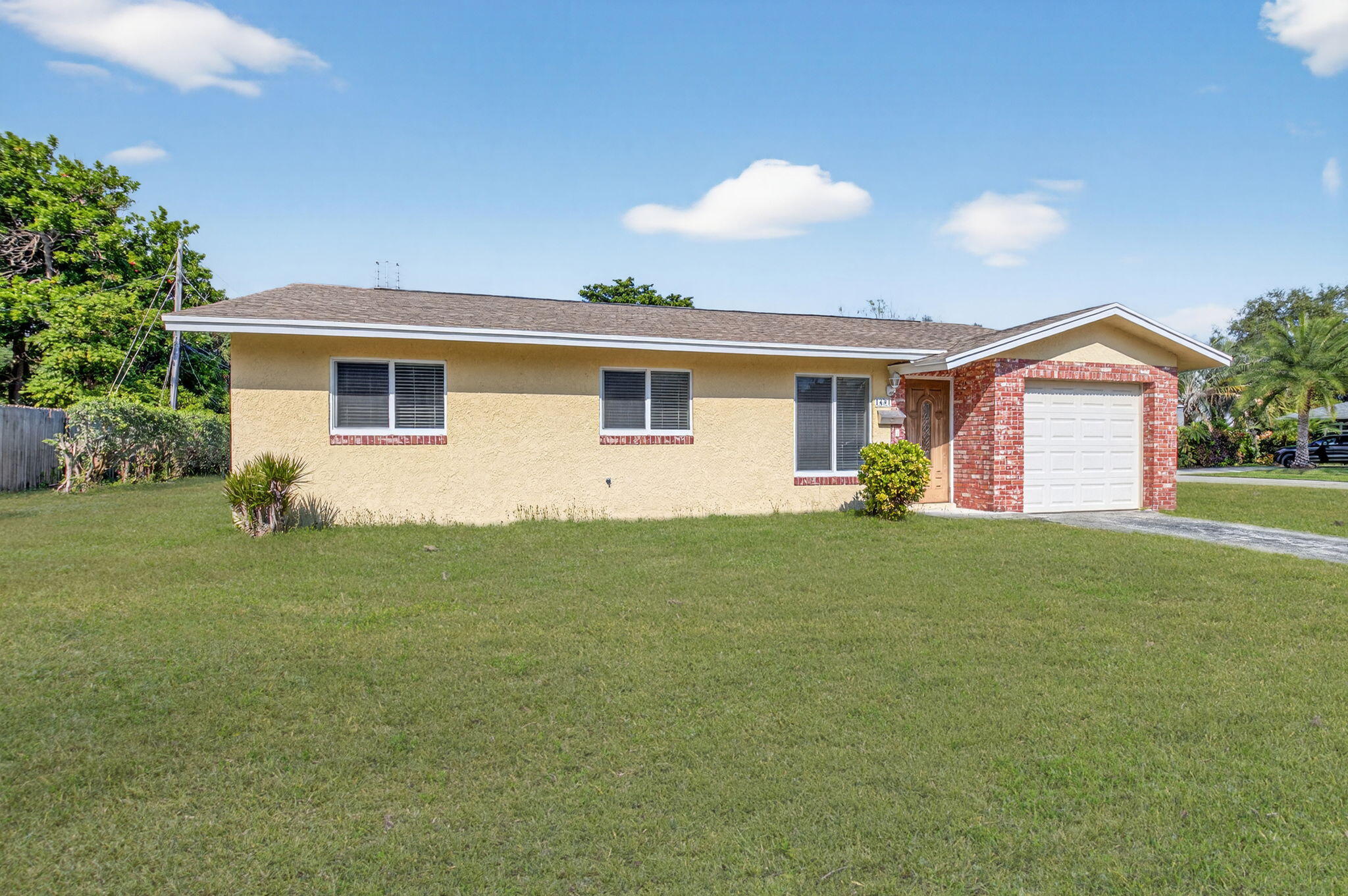 COUNTRY CLUB VILLAGE - Residential