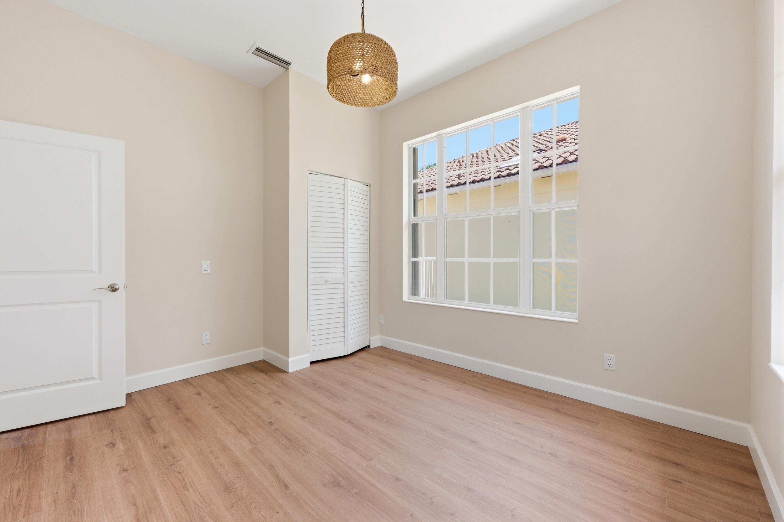 OAKS EAST 3 - Residential