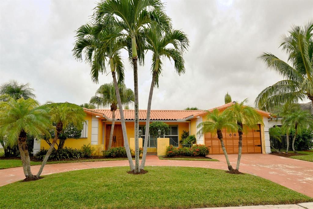 Photo of 2124 Ascott Road, North Palm Beach, FL 33408 (MLS # R10758573)
