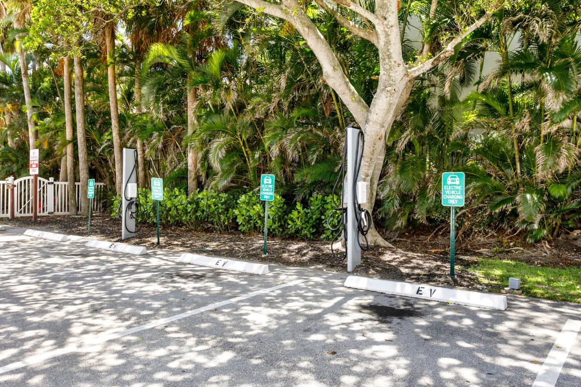 REGENCY HIGHLAND CLUB CONDO - Residential