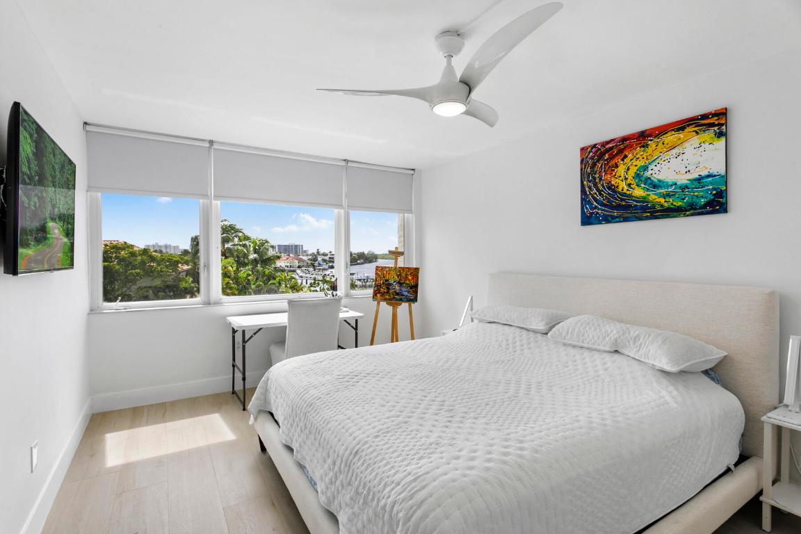 REGENCY HIGHLAND CLUB CONDO - Residential