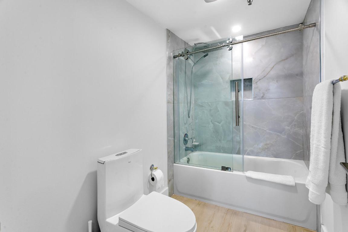 REGENCY HIGHLAND CLUB CONDO - Residential