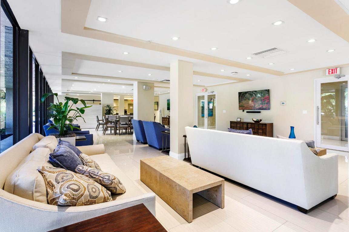 REGENCY HIGHLAND CLUB CONDO - Residential