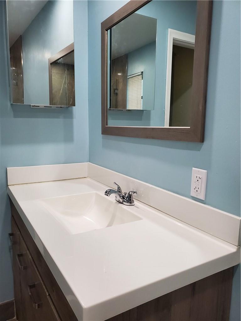 The Dells 64-40 B - Residential Lease
