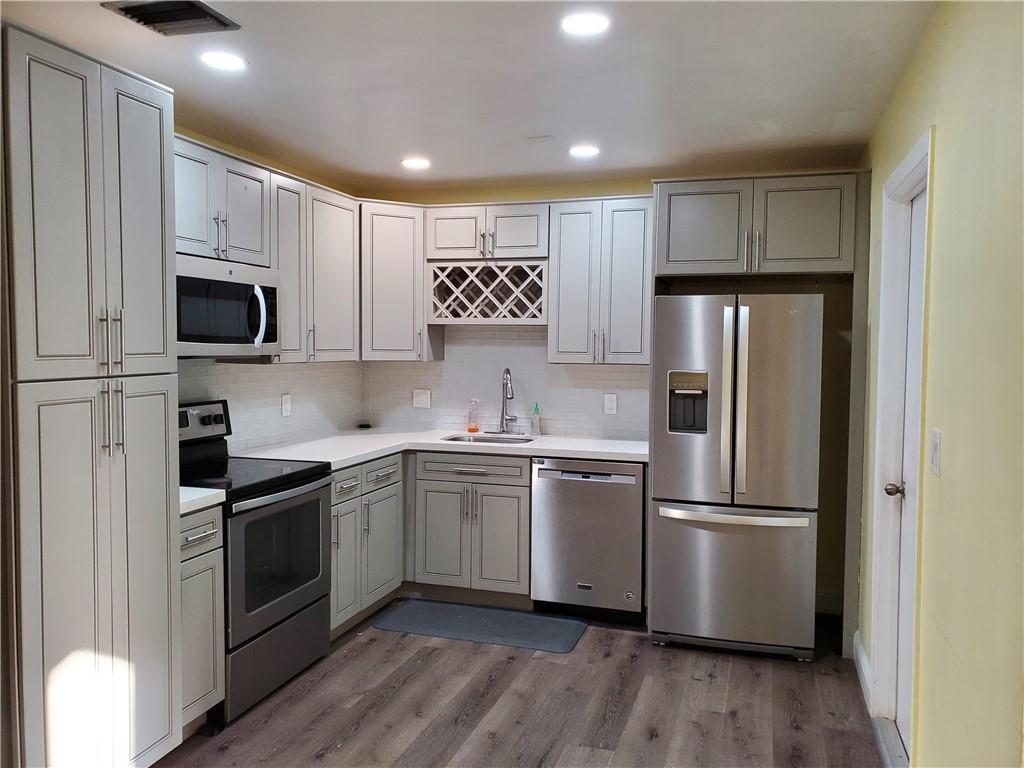 The Dells 64-40 B - Residential Lease
