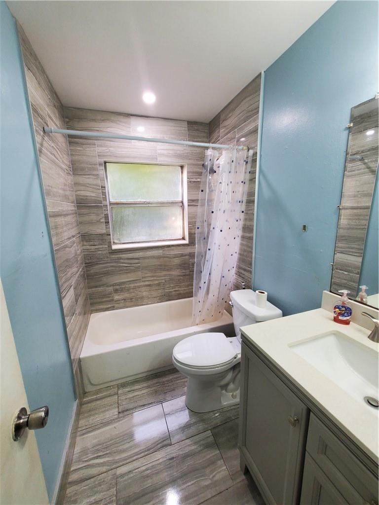 The Dells 64-40 B - Residential Lease