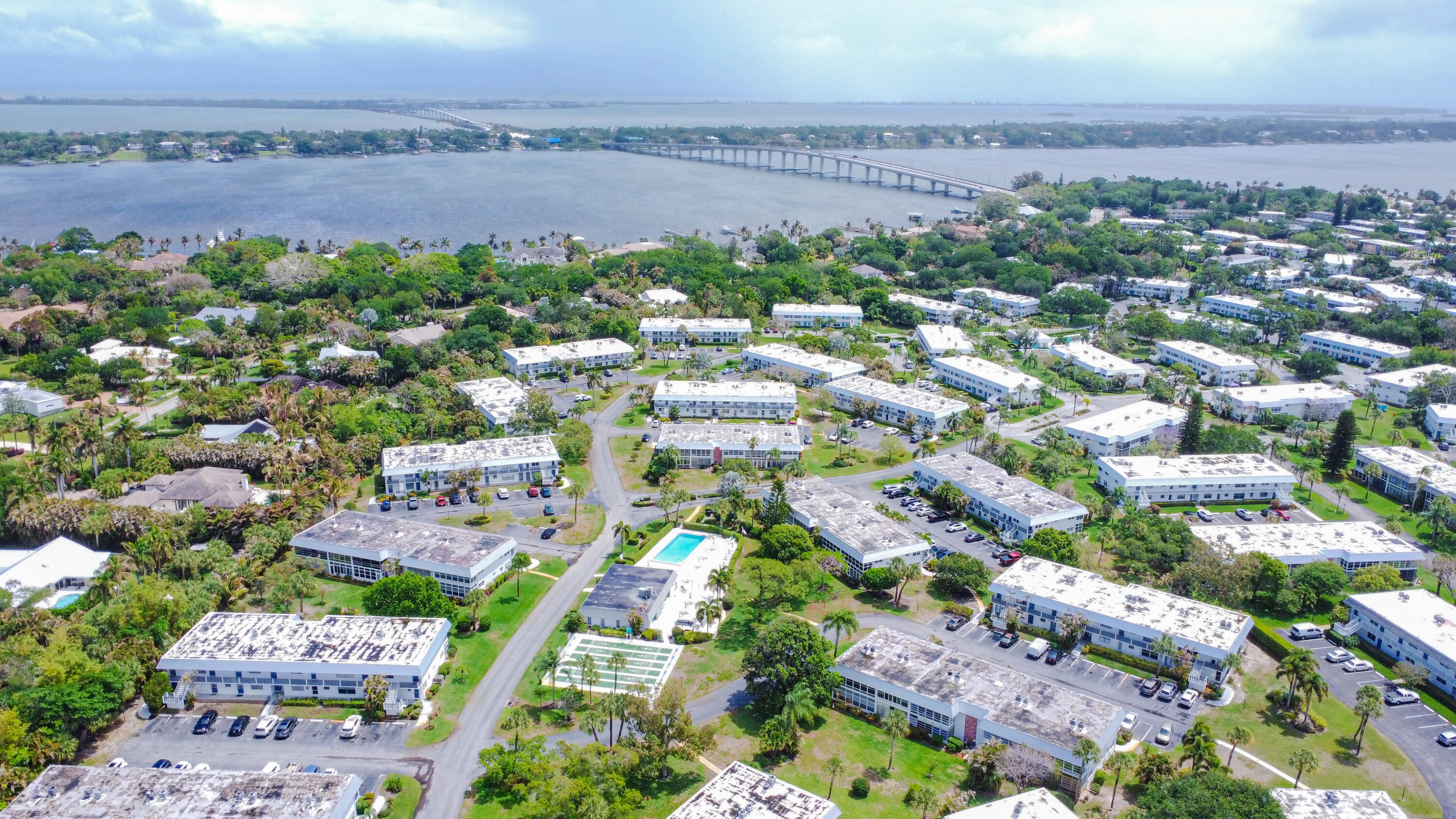 CEDAR POINTE CONDO - Residential