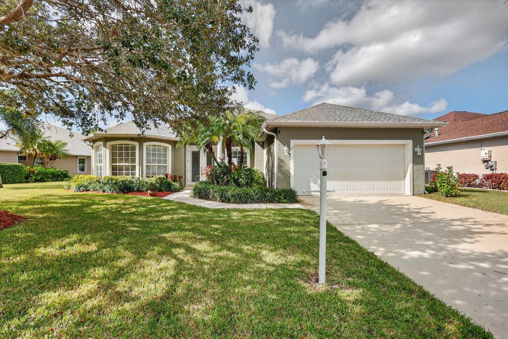 Photo of 5250 E 1st Square, Vero Beach, FL 32968 (MLS # F10537929)