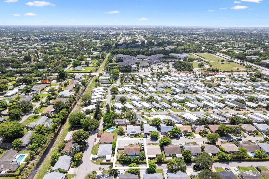 Photo of 14529 Sunset Pine Drive, Delray Beach, FL 33445 (MLS # R11100613)