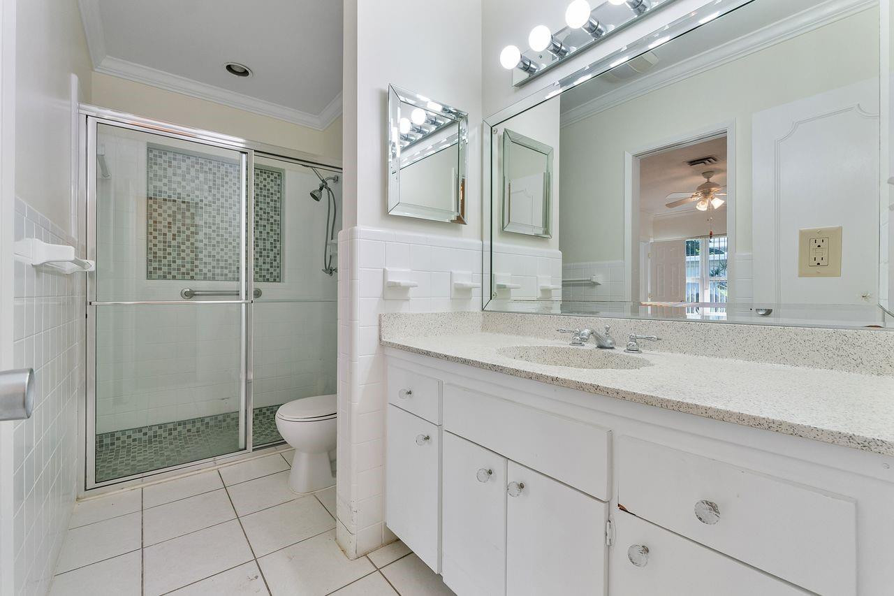 Palm Yacht & Beach Club - Residential