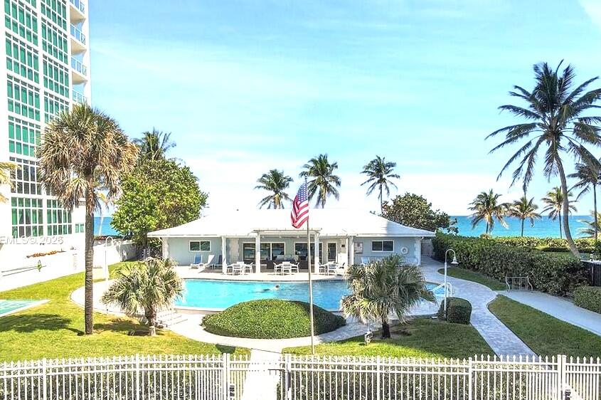 Palm Yacht & Beach Club - Residential