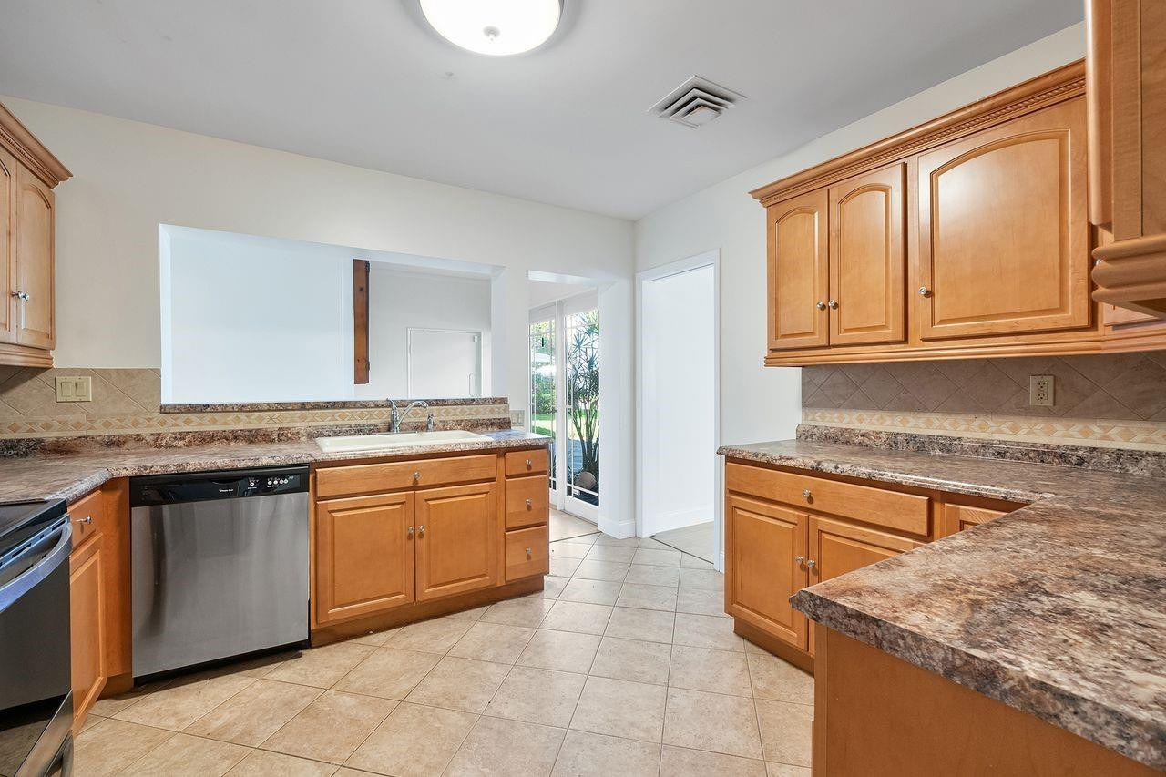 Palm Yacht & Beach Club - Residential