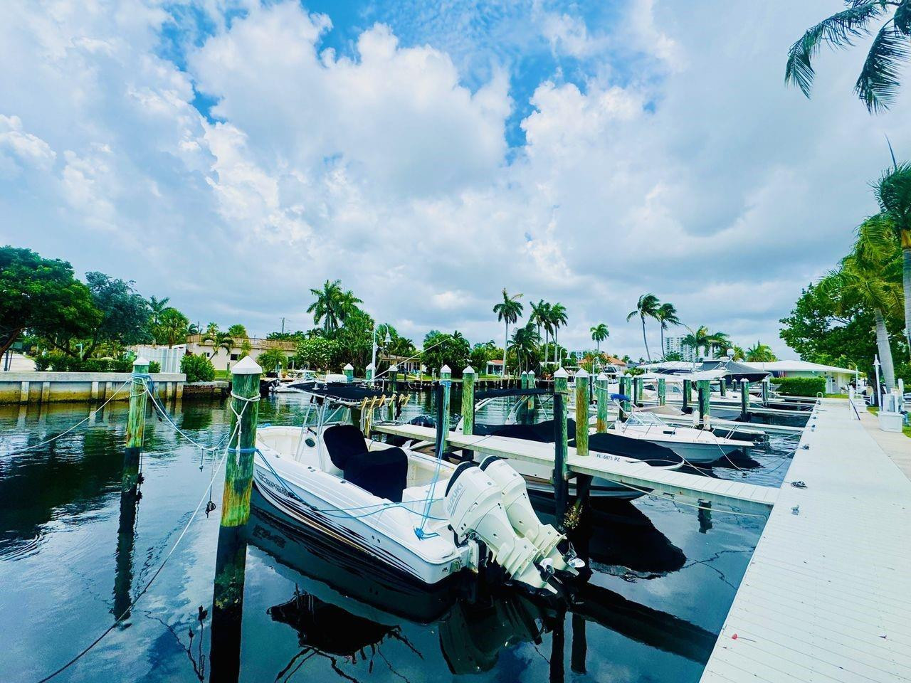 Palm Yacht & Beach Club - Residential