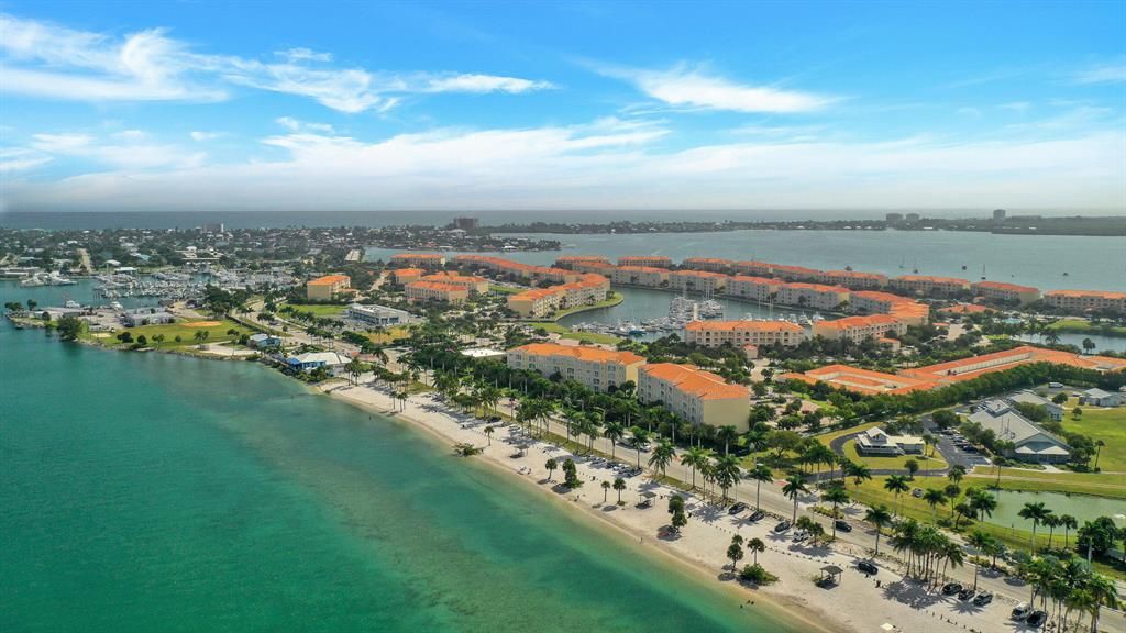 Photo of 35 Harbour Isle Drive Dr W #Ph-5, Hutchinson Island, FL 34949 (MLS # R10752258)