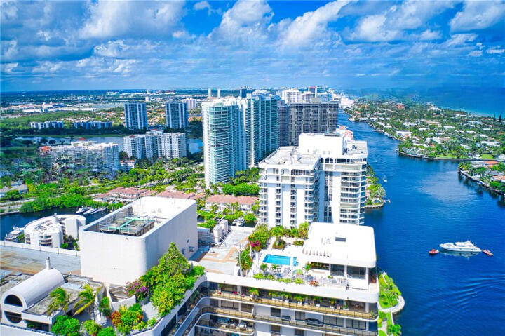 TURNBERRY TOWERS CONDO - Residential