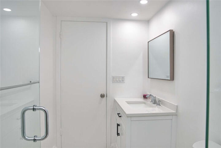 TURNBERRY TOWERS CONDO - Residential