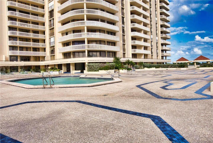 TURNBERRY TOWERS CONDO - Residential