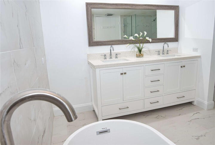 TURNBERRY TOWERS CONDO - Residential