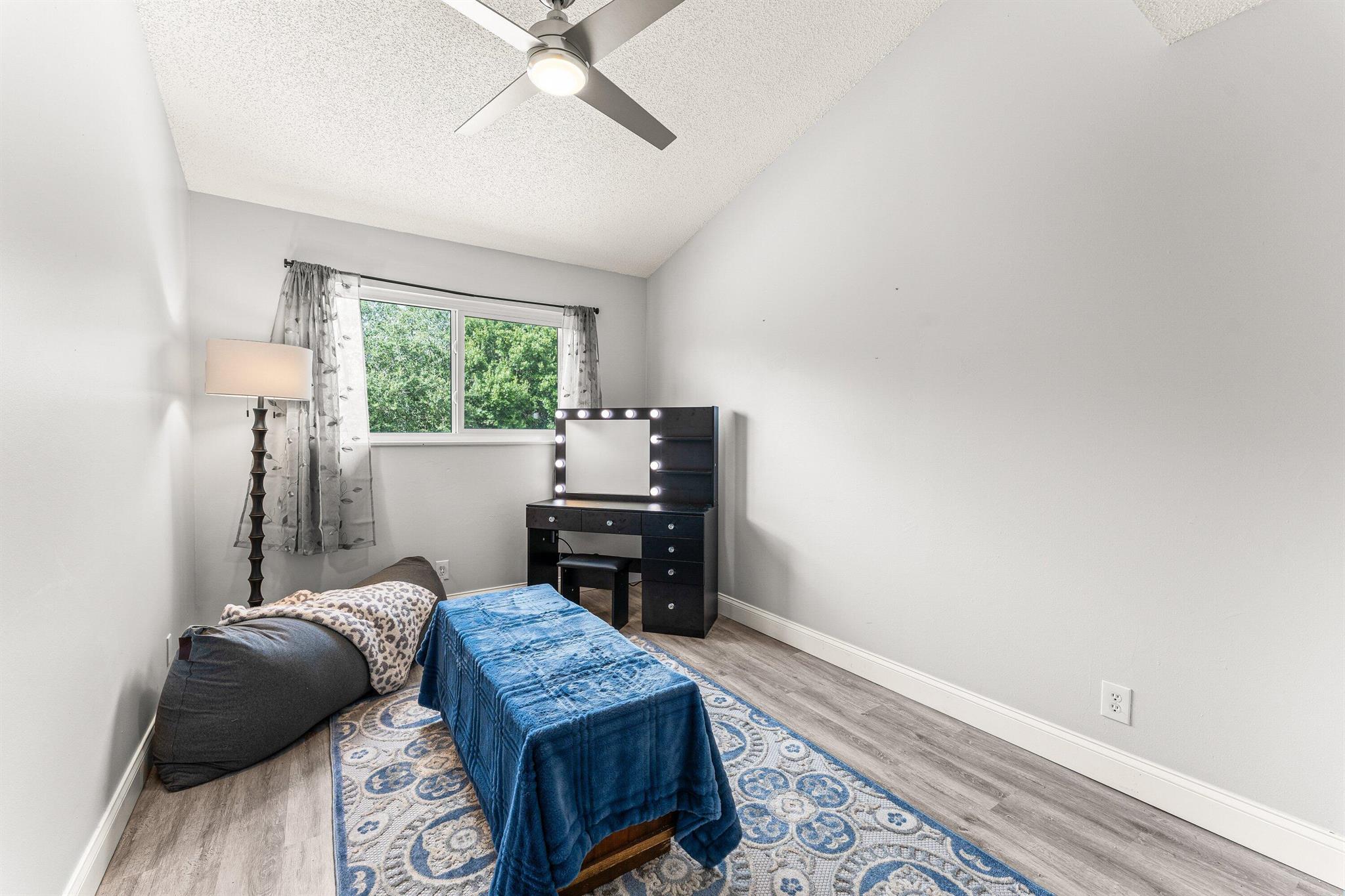 MAPLECREST - Residential