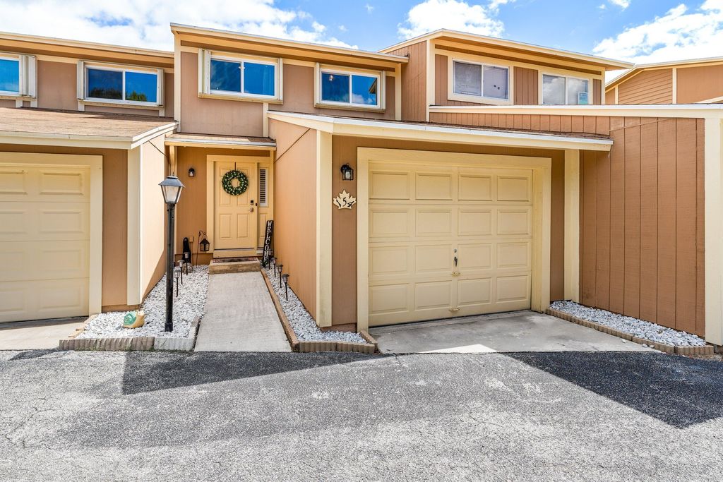 Photo of 154 Maplecrest Circle, Jupiter, FL 33458 (MLS # R11134016)