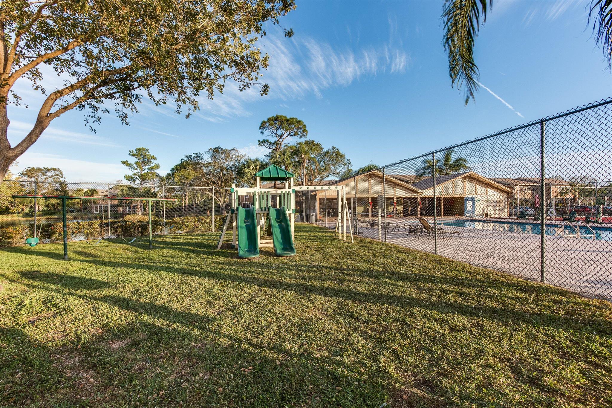 MAPLECREST - Residential