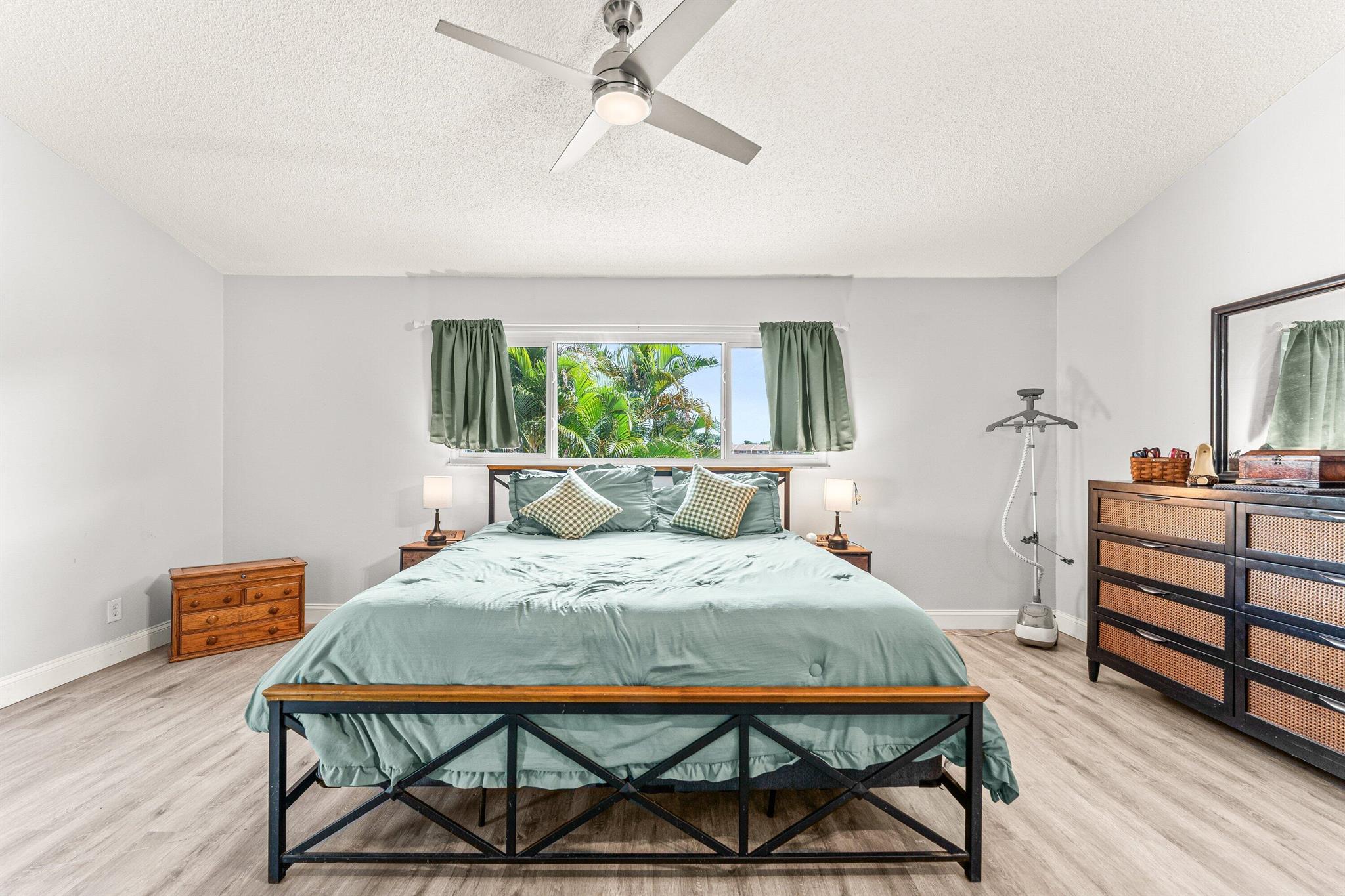 MAPLECREST - Residential