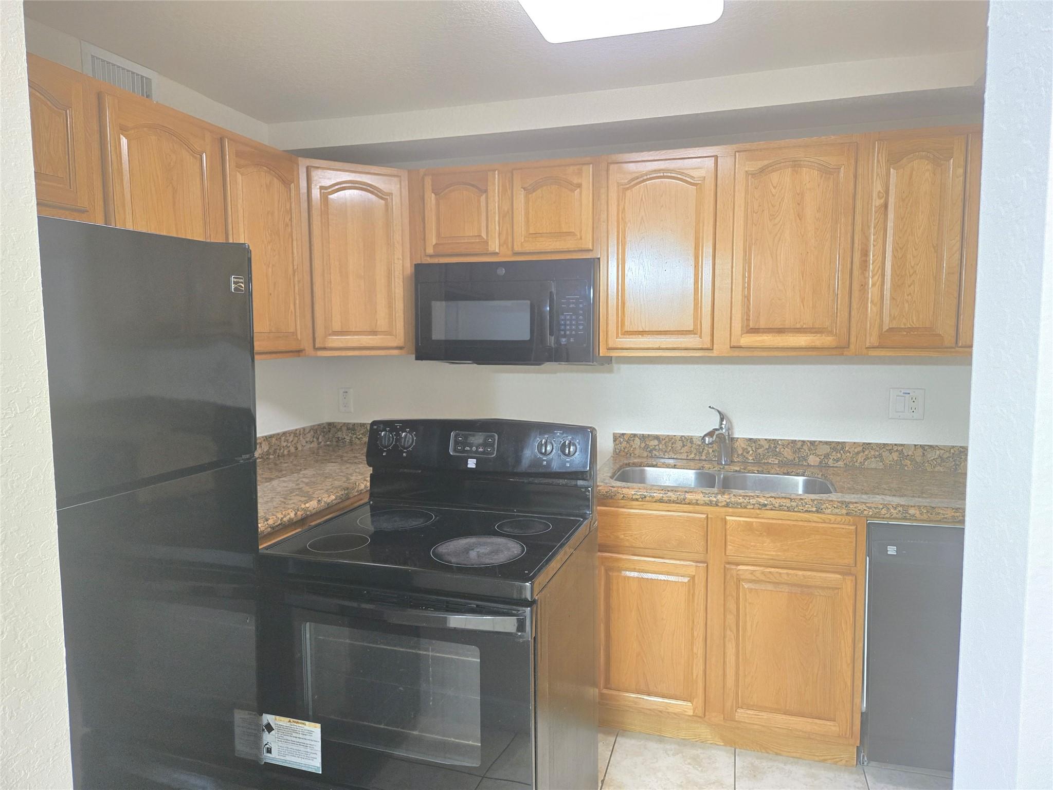 5208 NW 18th Ct 2K