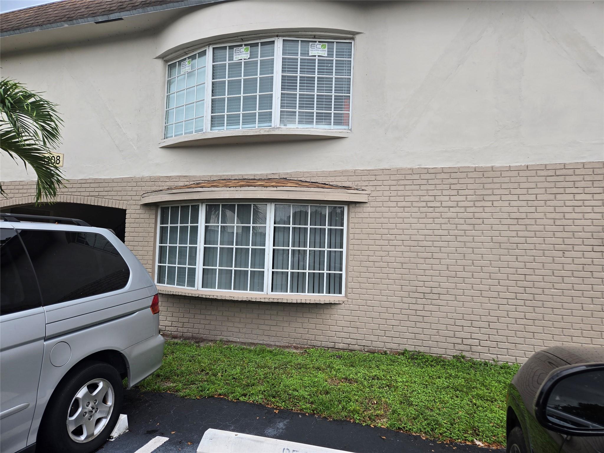 5208 NW 18th Ct 2K