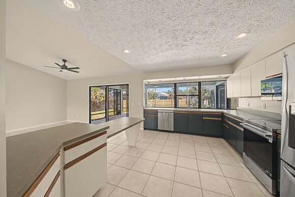 PORT ST LUCIE SECTION 10 - Residential