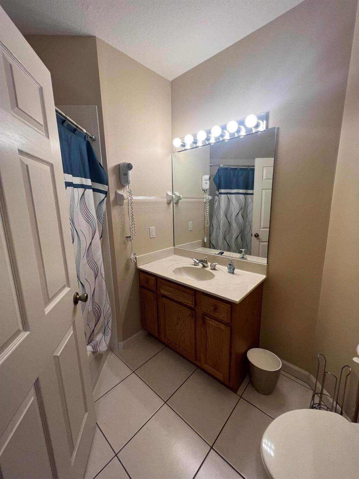 CASTLE PINES CONDOMINIUM - Residential Lease