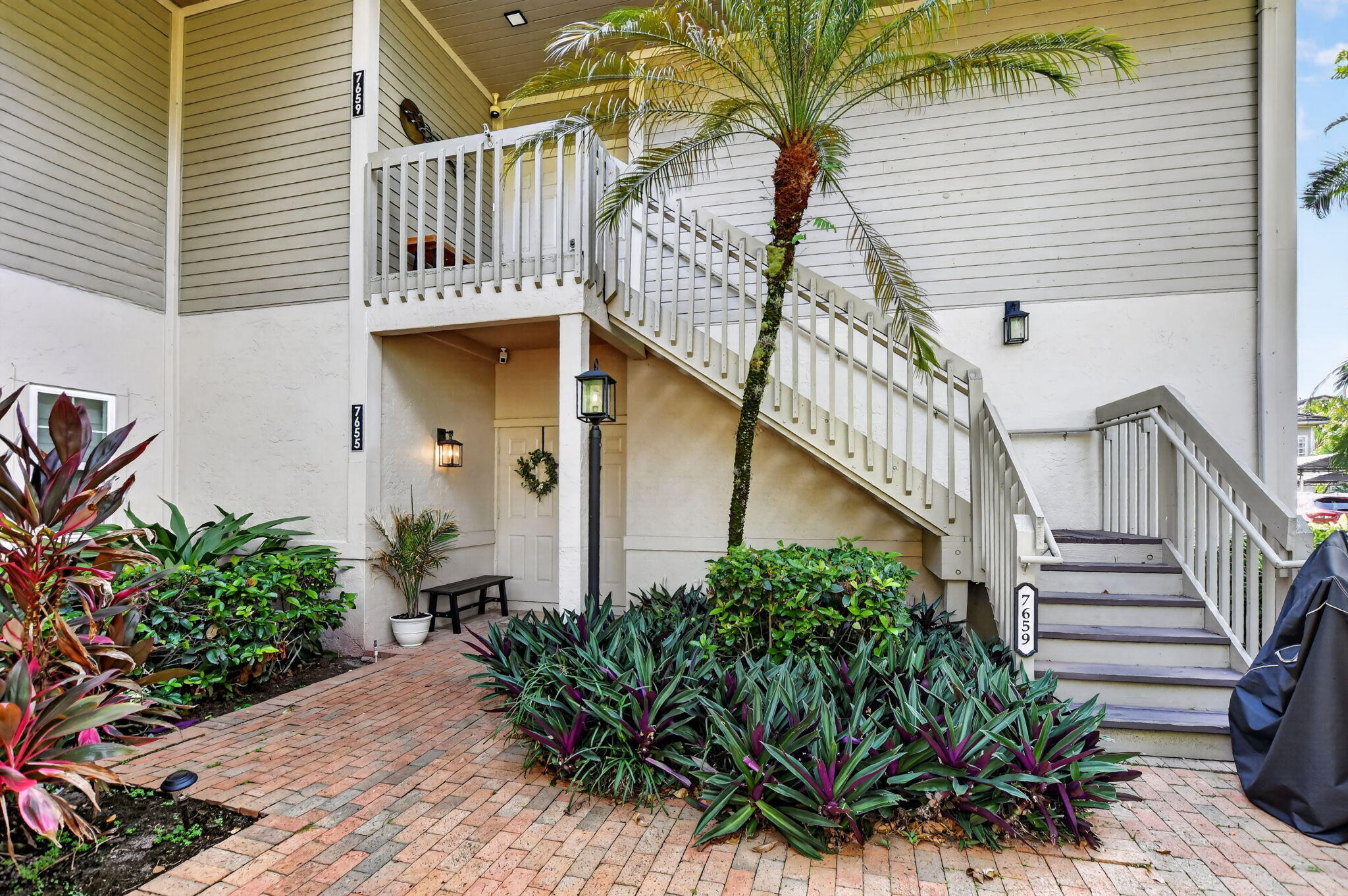 Properties | Stephanie Kaufman 7659 Cinebar Drive