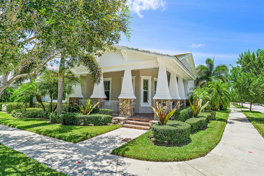 Photo of 1343 Community Drive Dr, Jupiter, FL 33458 (MLS # R10814460)