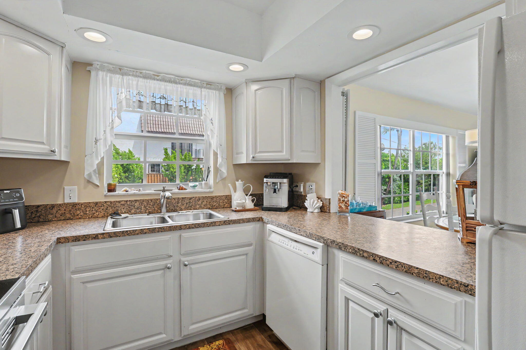 OCEAN AIRE CONDO - Residential