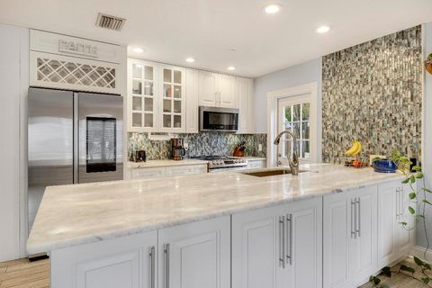 Photo of 503 N Perry Avenue, Jupiter, FL 33458 (MLS # R11157958)