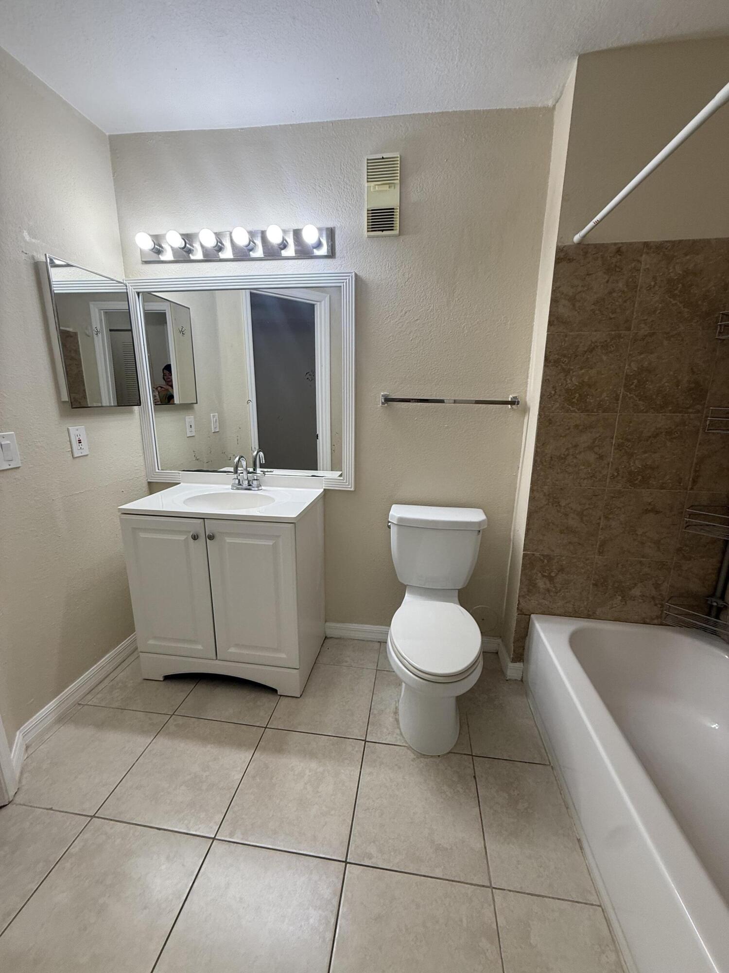 CORAL KEY CONDO - Residential