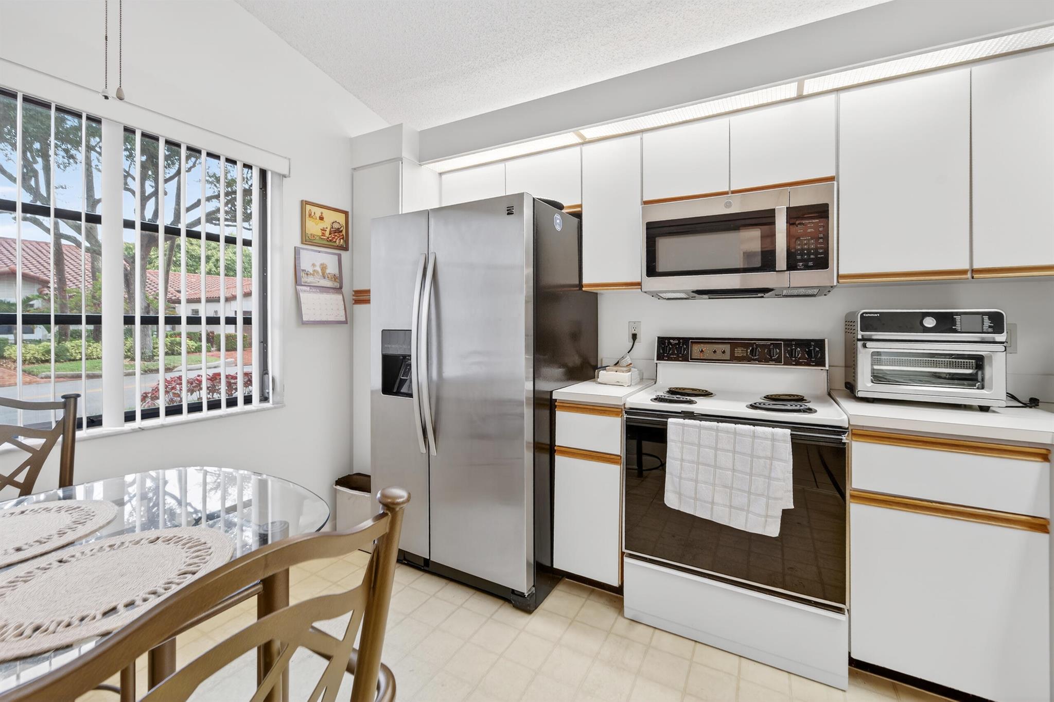 HUNTINGTON POINTE - Residential