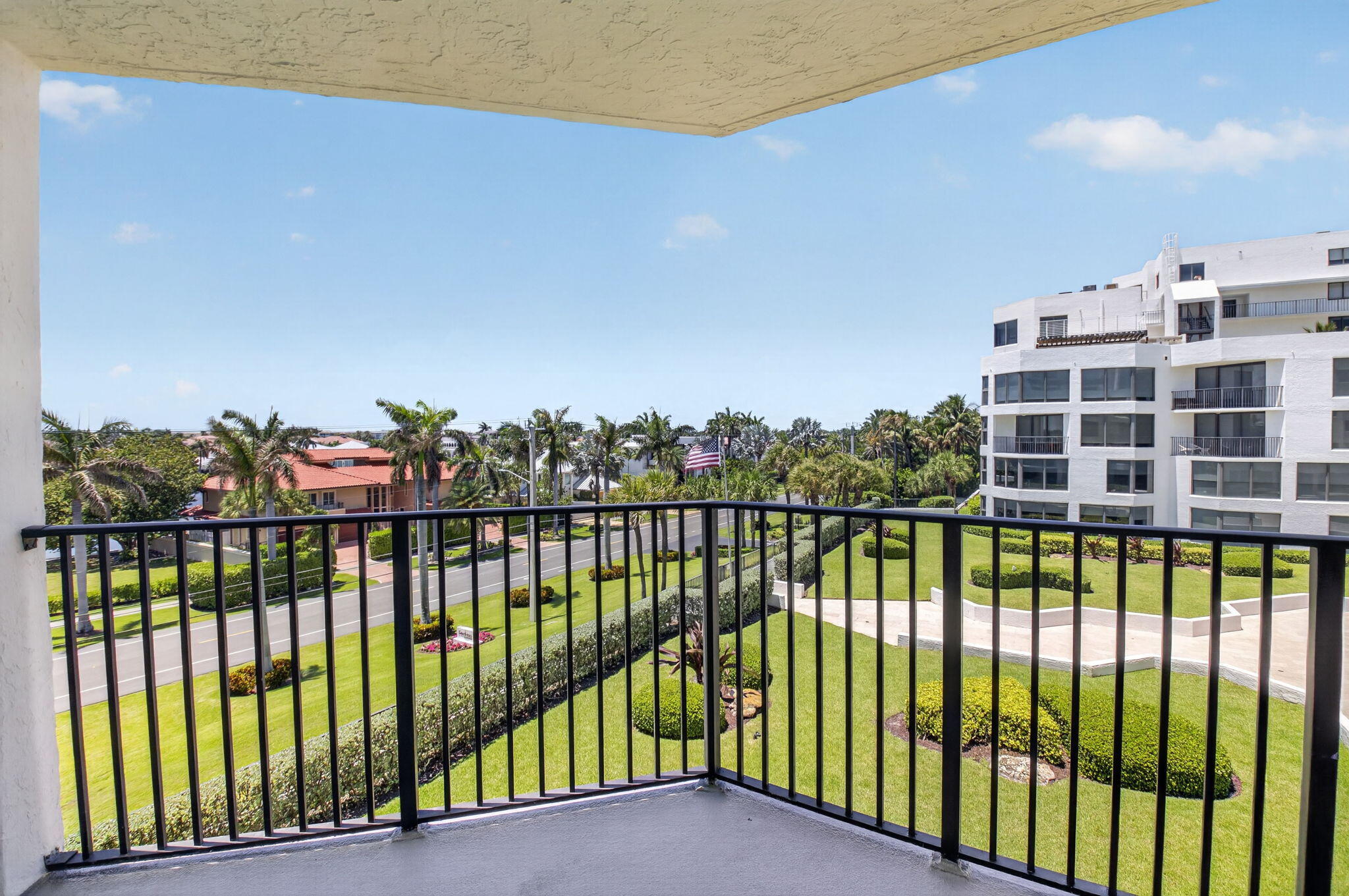 TOWNHOUSES OF HIGHLAND BEACH CONDO - Residential