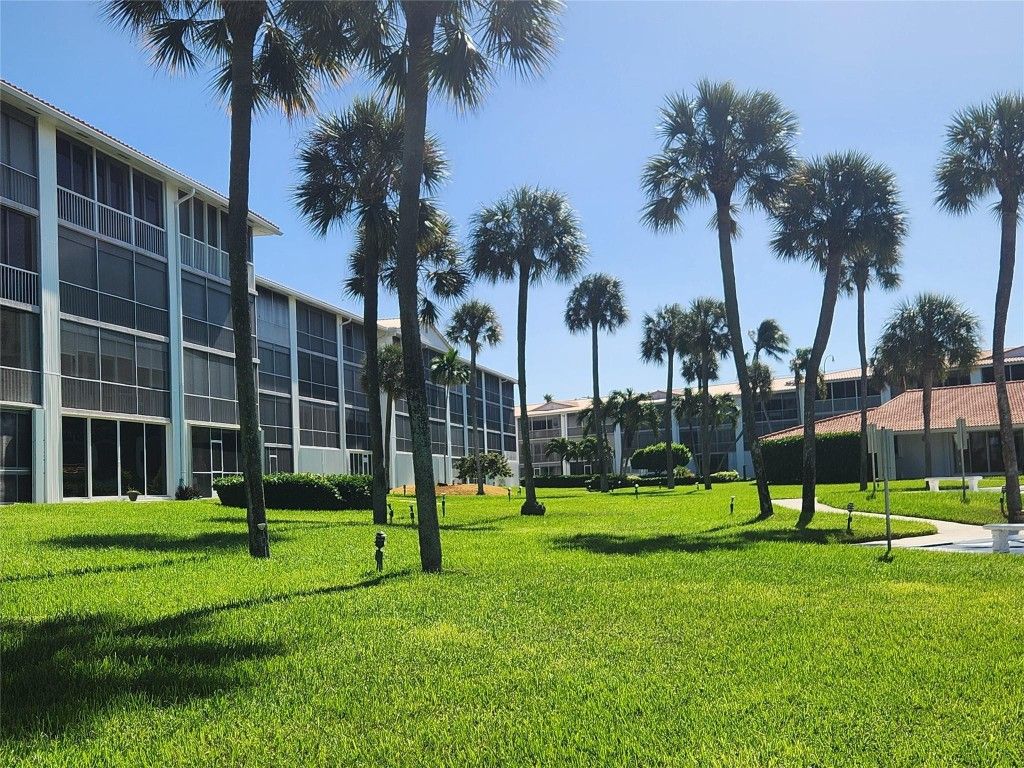 Photo of 105 NE 19th Avenue #250, Deerfield Beach, FL 33441 (MLS # F10546380)