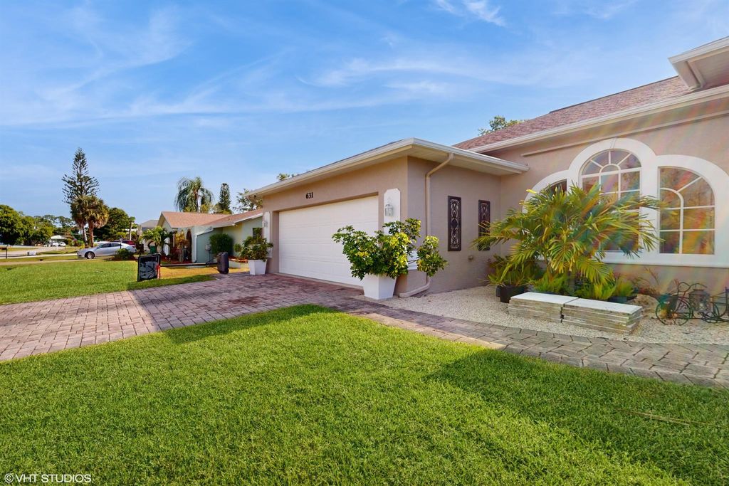 Photo of 631 SE Forgal Street, Port Saint Lucie, FL 34983 (MLS # R10995760)