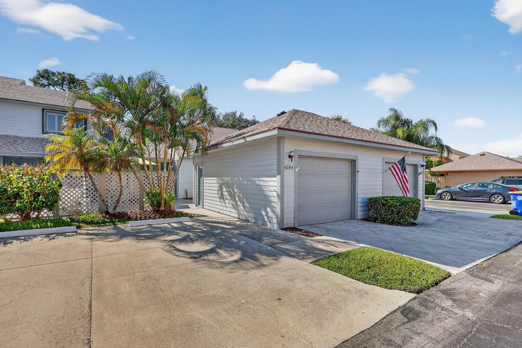 Photo of 6184 SE Georgetown Place, Hobe Sound, FL 33455 (MLS # R11142877)