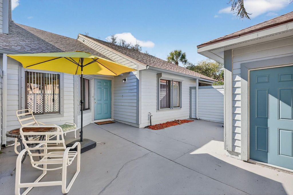 Photo of 6184 SE Georgetown Place, Hobe Sound, FL 33455 (MLS # R11142877)