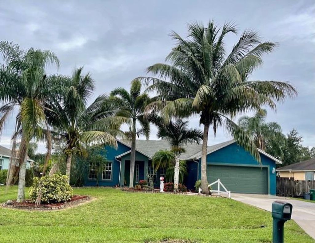 Photo of 524 SE Oceanspray Terrace, Port Saint Lucie, FL 34983 (MLS # R10736147)