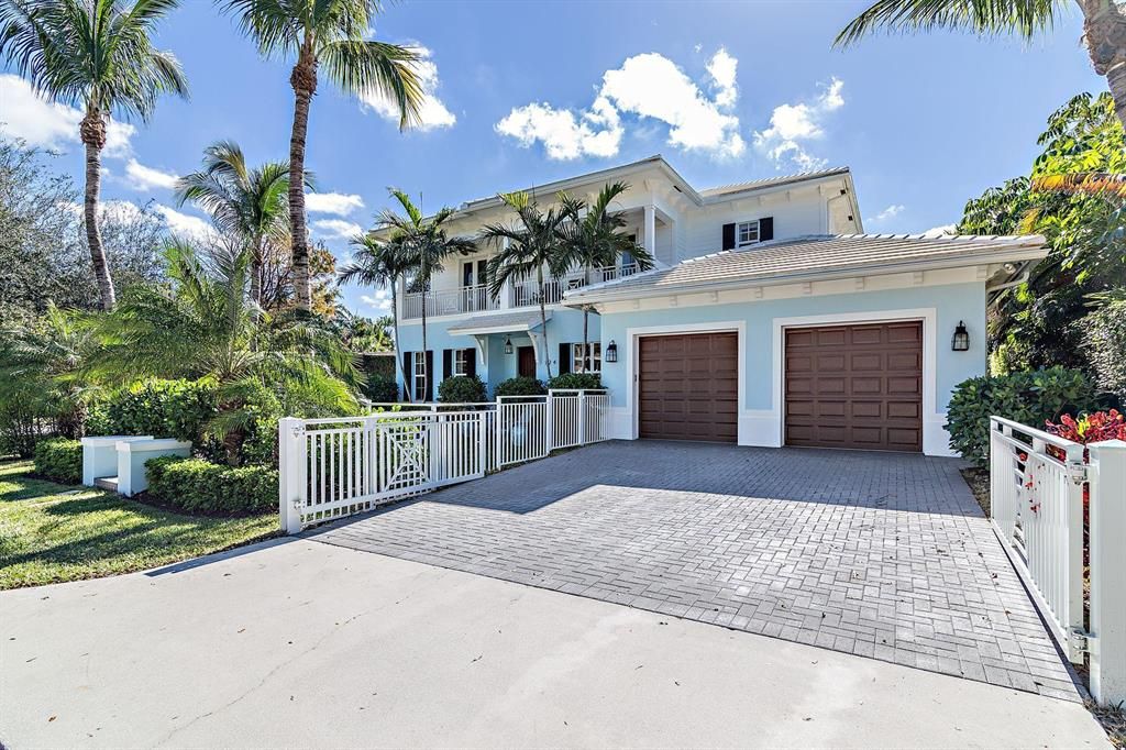 Photo of 124 Costello Road, West Palm Beach, FL 33405 (MLS # R10690812)