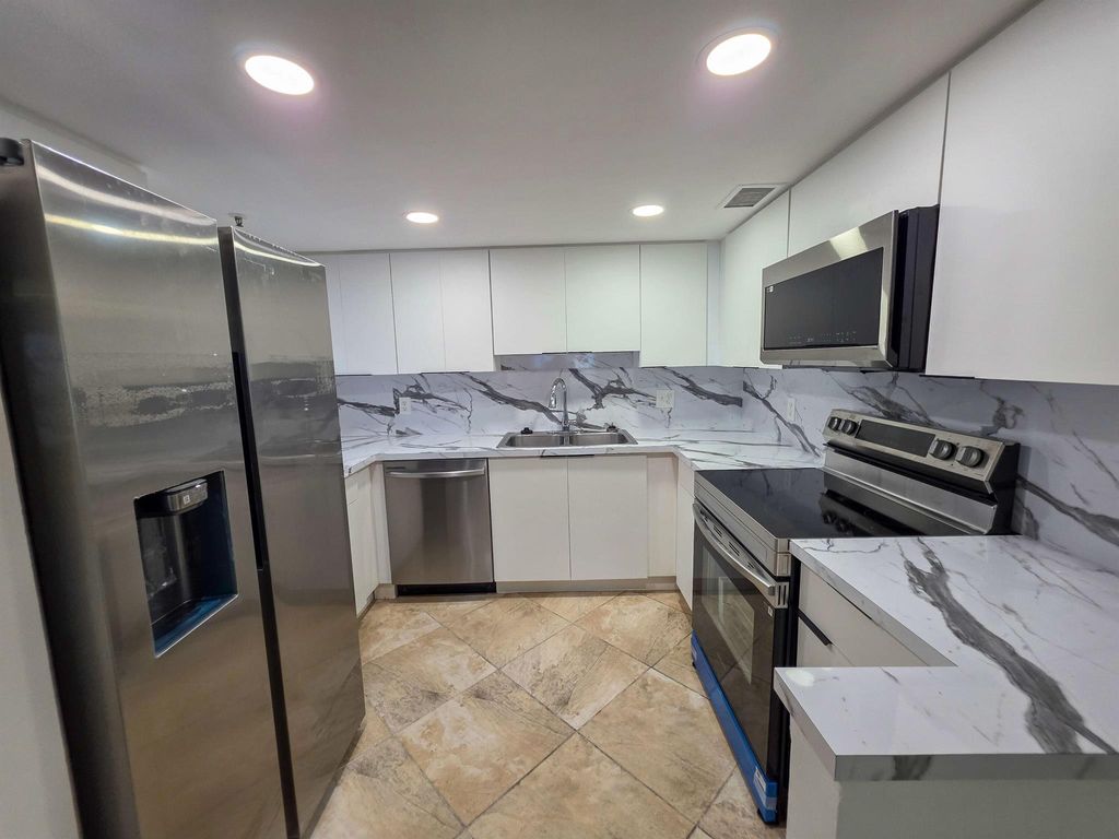 Photo of 2339 Linton Ridge Circle #E9, Delray Beach, FL 33444 (MLS # R11119904)