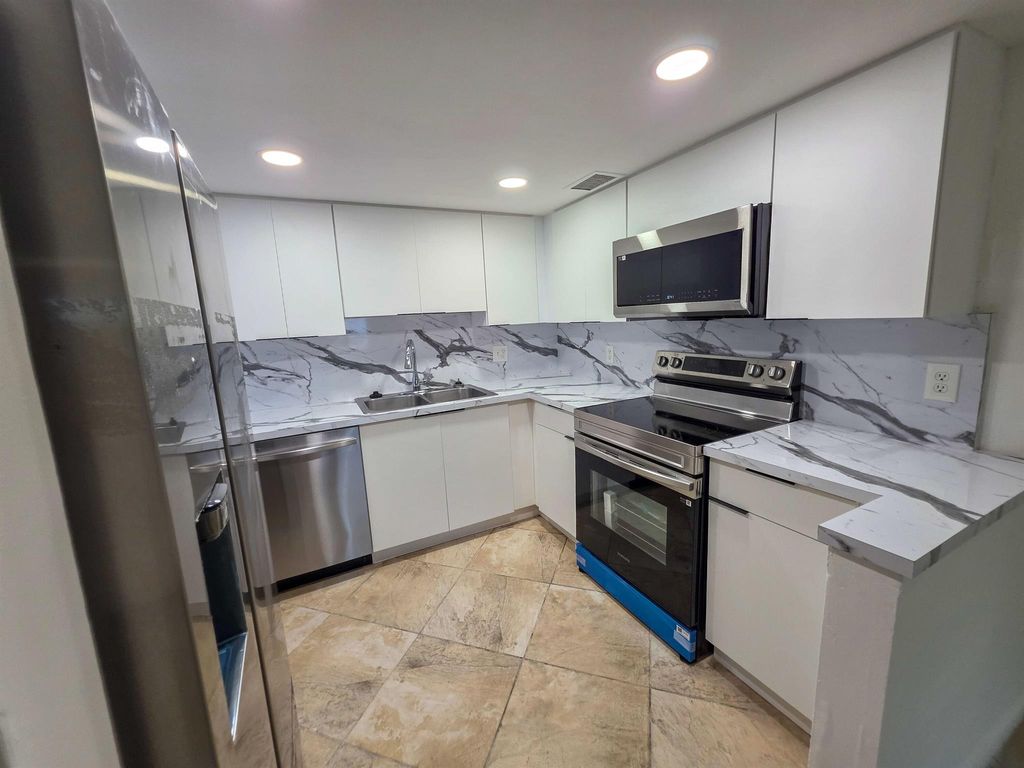 Photo of 2339 Linton Ridge Circle #E9, Delray Beach, FL 33444 (MLS # R11119904)