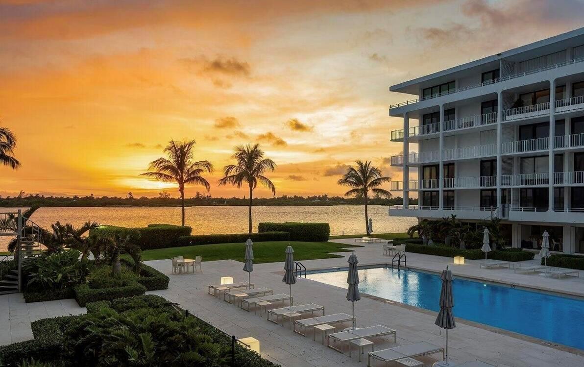 COVE COND UNIT 403-S - Residential